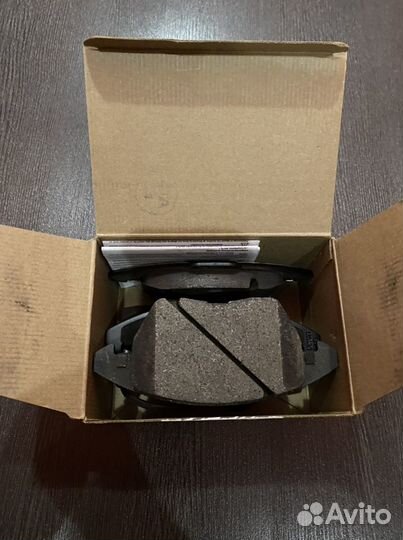 Тормозные колодки передние на WAG