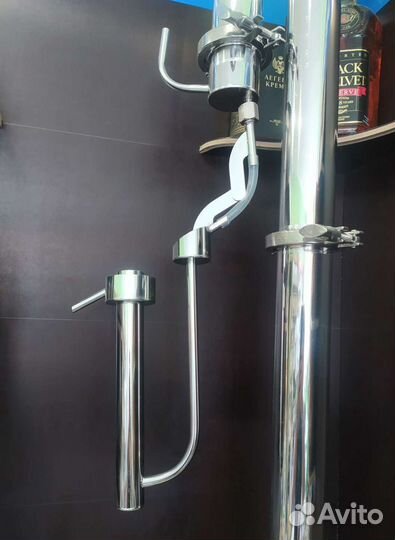 Попугай подвесной