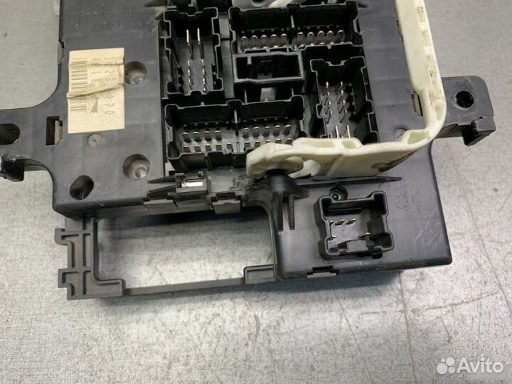 Блок предохранителей салонный Nissan Primera P11