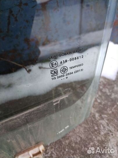 Стекло левое правое Mitsubishi L200 V 2015-н.в