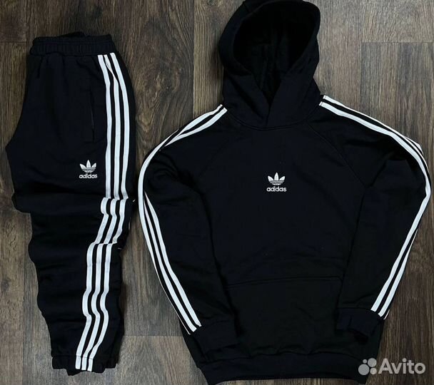 Спортивный костюм Adidas