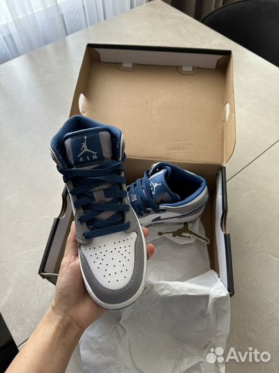 Nike air Jordan 1 mid
