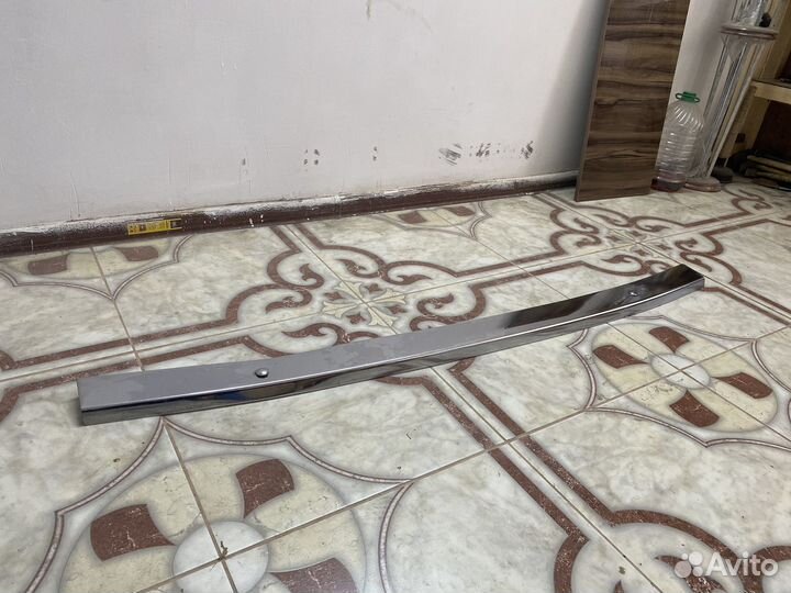 Молдинг на передний бампер 2107