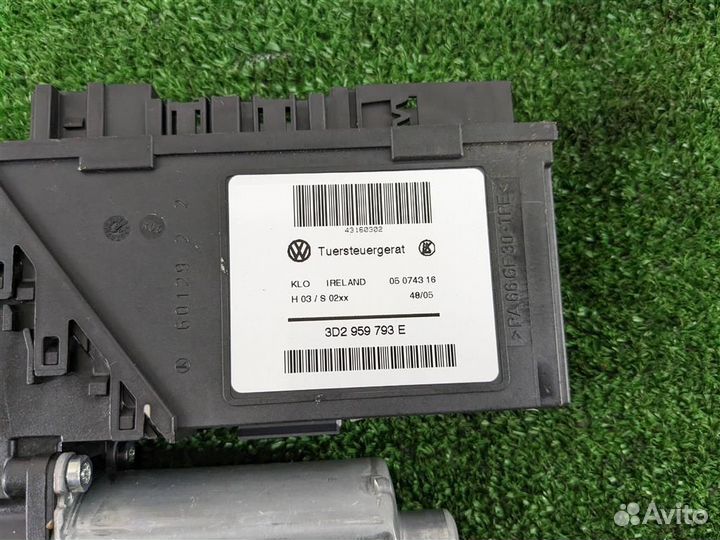 Мотор стеклоподъёмника передний правый volkswagen