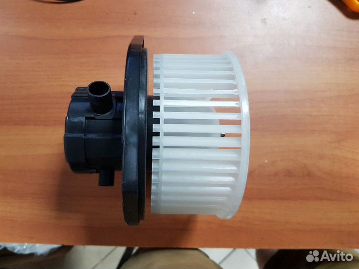 Вентилятор печки Mitsubishi L200, Pajero Sport 08+