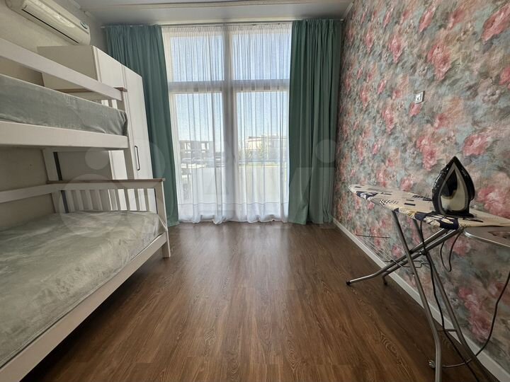 2-к. квартира, 74 м², 1/4 эт.