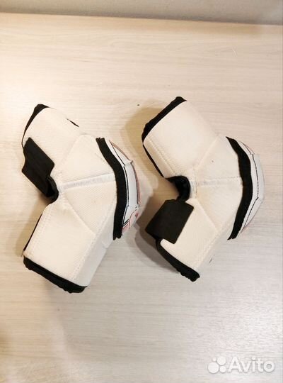 Налокотники хоккей с мячом