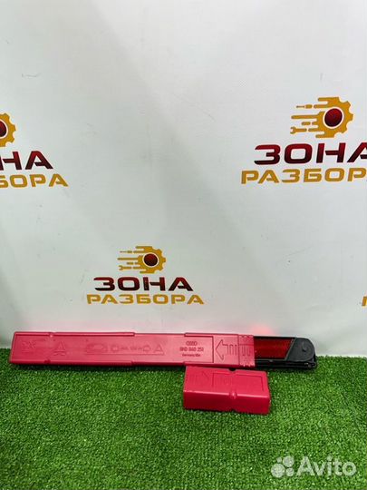 Знак аварийной остановки Audi A1 8X CAX 2011