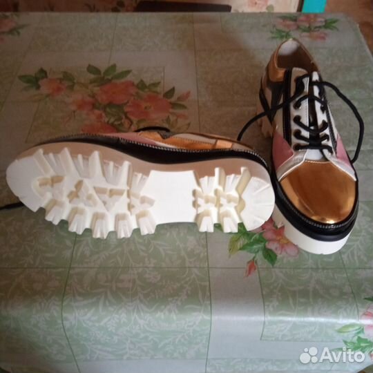 Ботинки женские