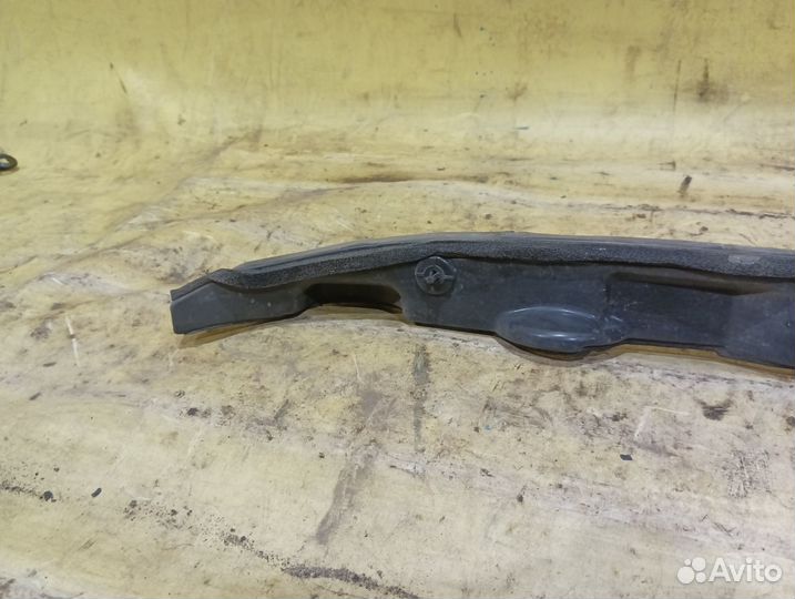 Пыльник переднего правого крыла Toyota RAV 4 2006