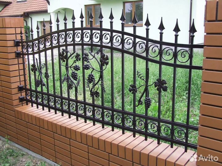 H2Заборы кованные для частного дома металлические
