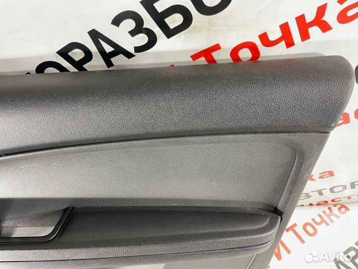 Обшивка боковой двери передняя правая Ford C-Max