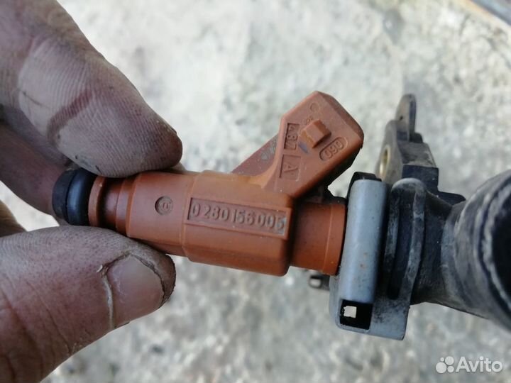 Топливная рампа с форсунками форд фокус 1