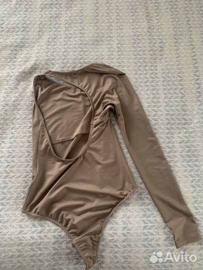 Боди женское с открытым рукавом и спиной