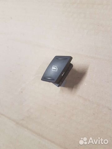 Кнопка стеклоподъемника Skoda Octavia 2011