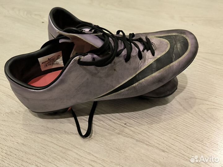 Футбольные бутсы