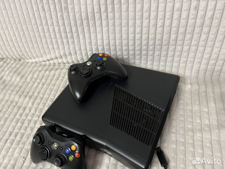 Xbox 360 250Gb FreeBooot 30 Игр 2 Джойстика