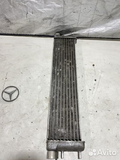Радиатор маслянный Мерседес 166 gl ml 63 amg