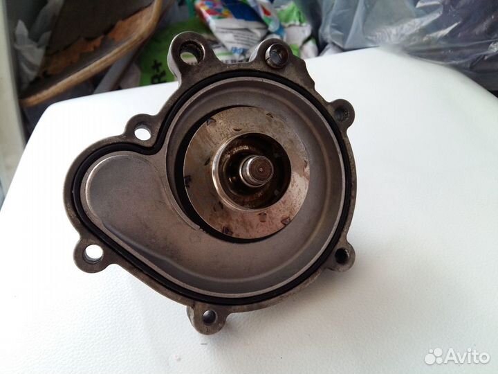 Помпа (водяной насос) mercedes