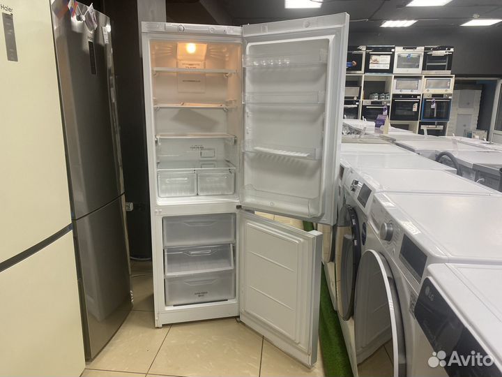 Холодильник Indesit ITF 018 W