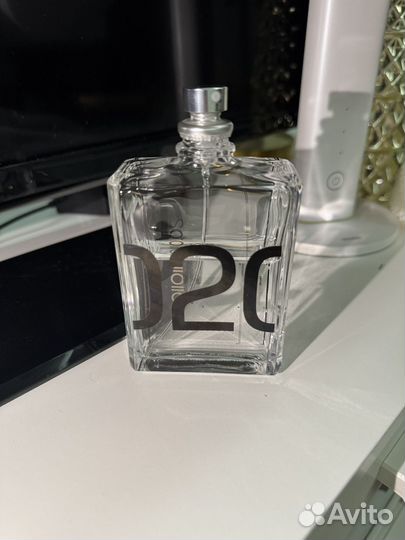 Escentric molecules 02