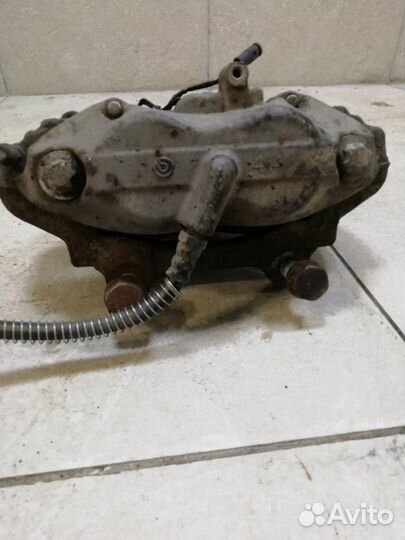 Суппорт передний правый Mercedes-Benz S-Class W221