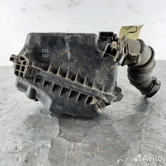 Корпус воздушного фильтра Toyota Corolla 150