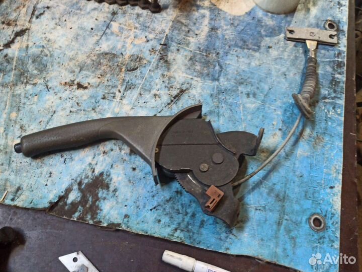 Рычаг стояночного тормоза ручник chery tiggo t11