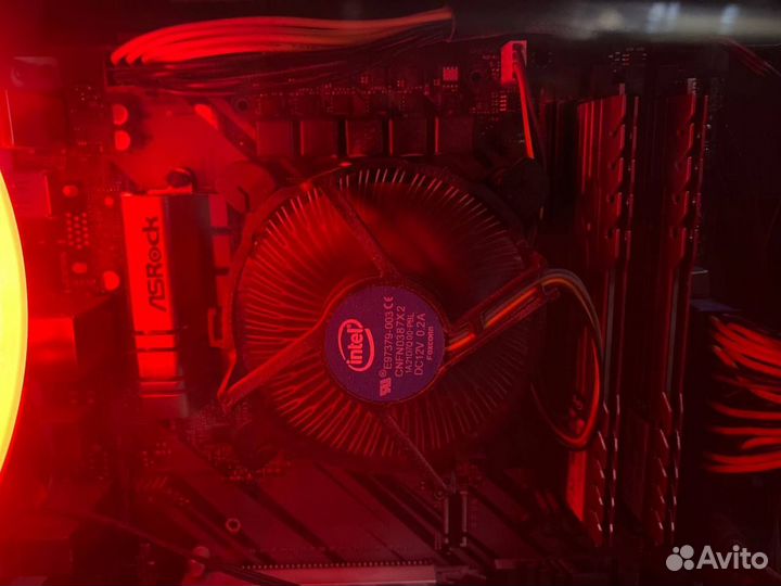 Игровой системный блок с монитором