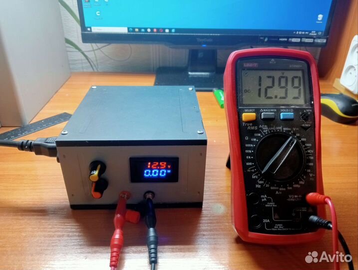 Универсальное зарядное устройство