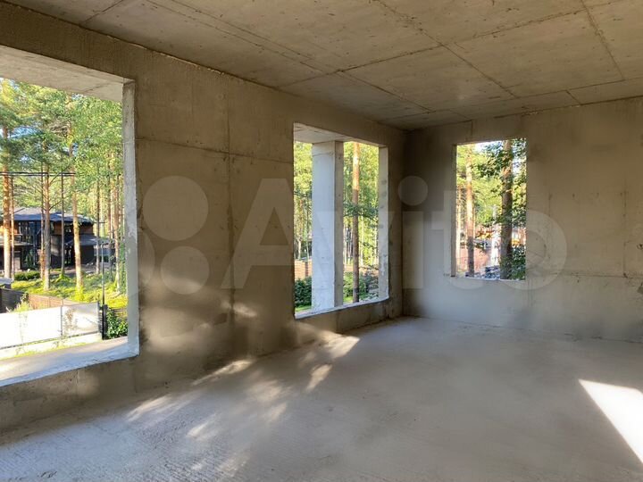 Коттедж 350 м² на участке 15 сот.