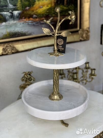 Ваза для фруктов на ножке