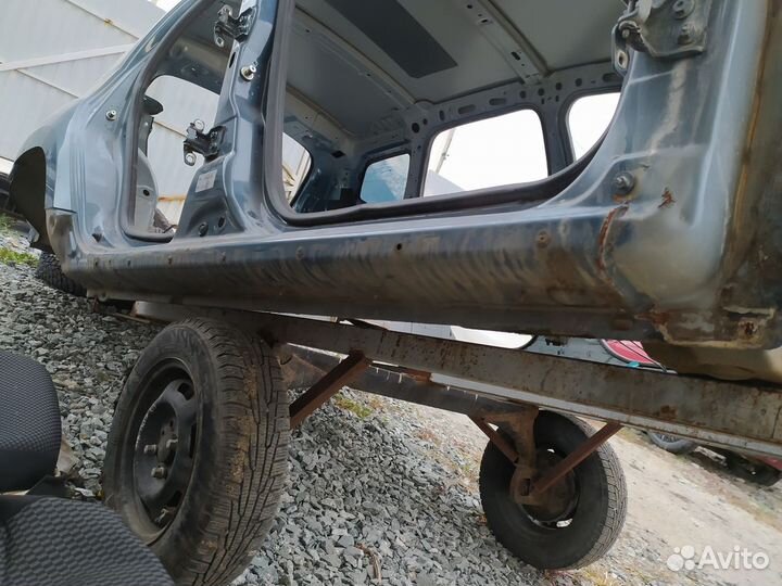 Порог со стойкой правый Renault Duster I (2010–201