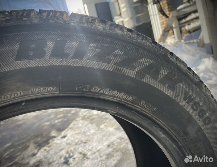 Bridgestone Blizzak WS-60 225/60 R17
