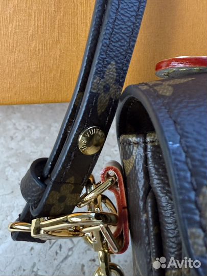 Сумка Louis Vuitton Pochette Metis east west