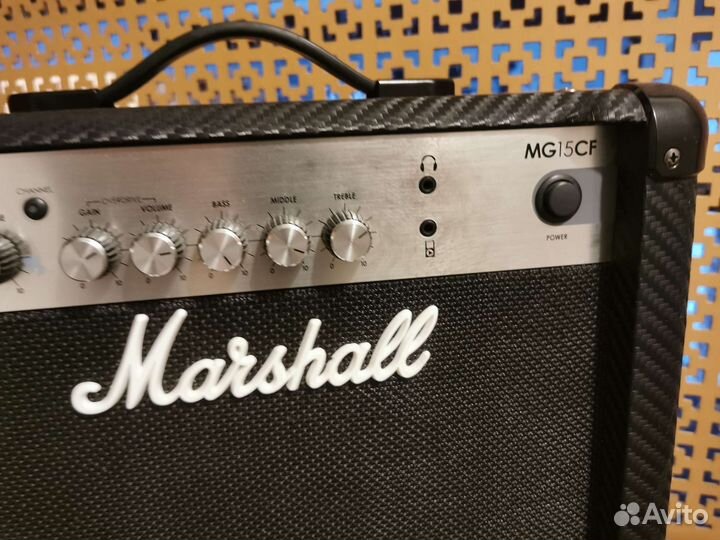 Marshall mg15cf Комбик Комбоусилитель