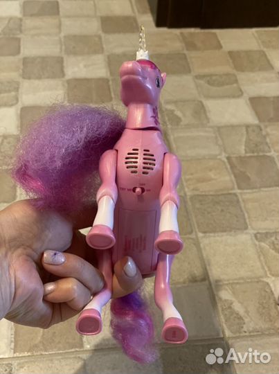 Танцующий единорог Искорка Little Live Pets