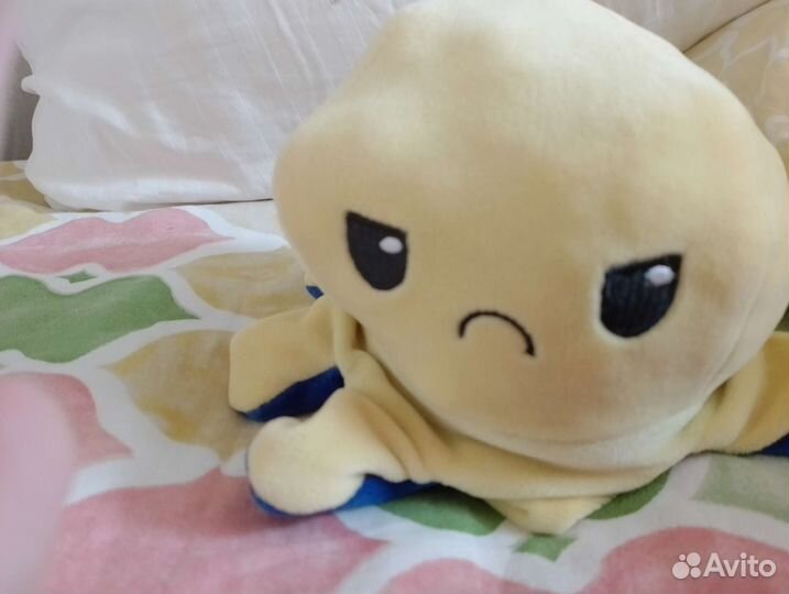 Плюшевая игрушка осьминог