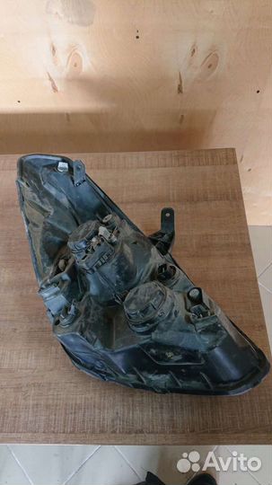 Фара левая Hyundai Starex