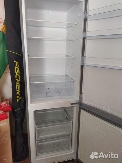 Продам холодильник bosch новый