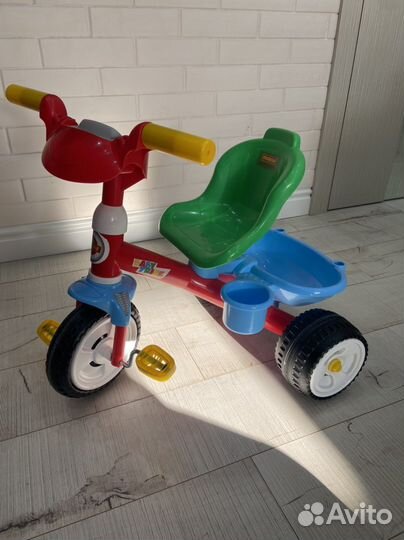 Трехколесный велосипед со звуковым модулем