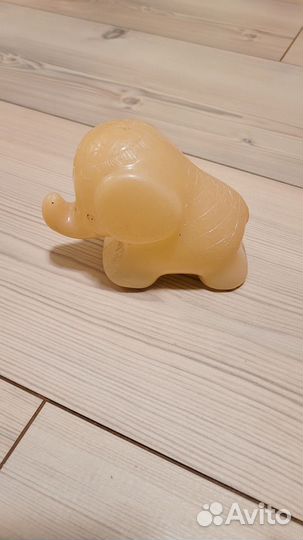 Игрушка. Слон. Пластмасса