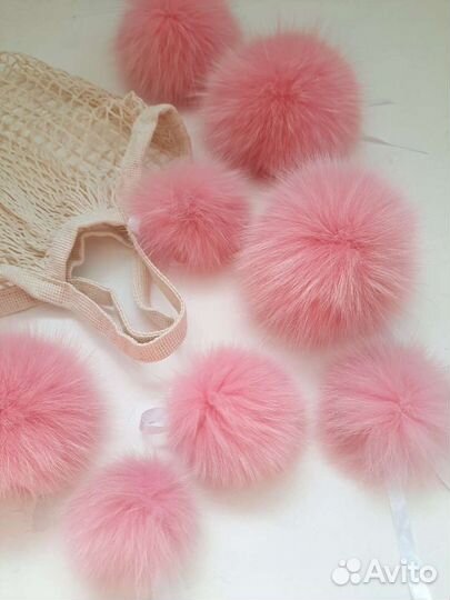 Меховой помпон натуральный енот, песец,чернобурка