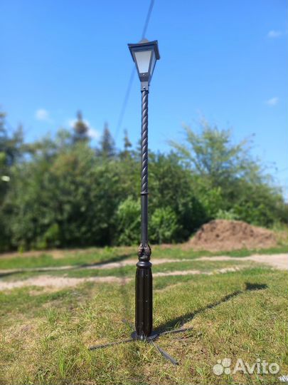 Уличный садовый кованый фонарь светильник д44