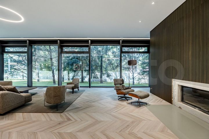 Коттедж 850 м² на участке 20 сот.