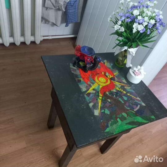 Декоративный столик