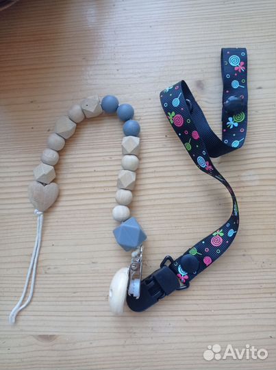 Держатели для пустышки + пустышки