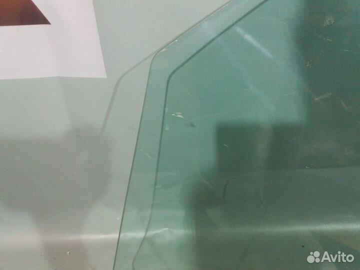 Фольцваген Туарег 2011- Стекло левое передне 27954