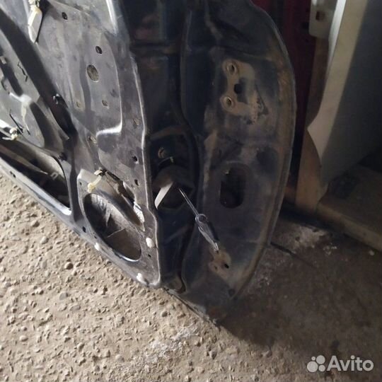 Дверь боковая передняя левая Mercedes-Benz