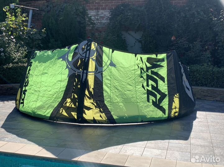Продаю кайт Slingshot 8м